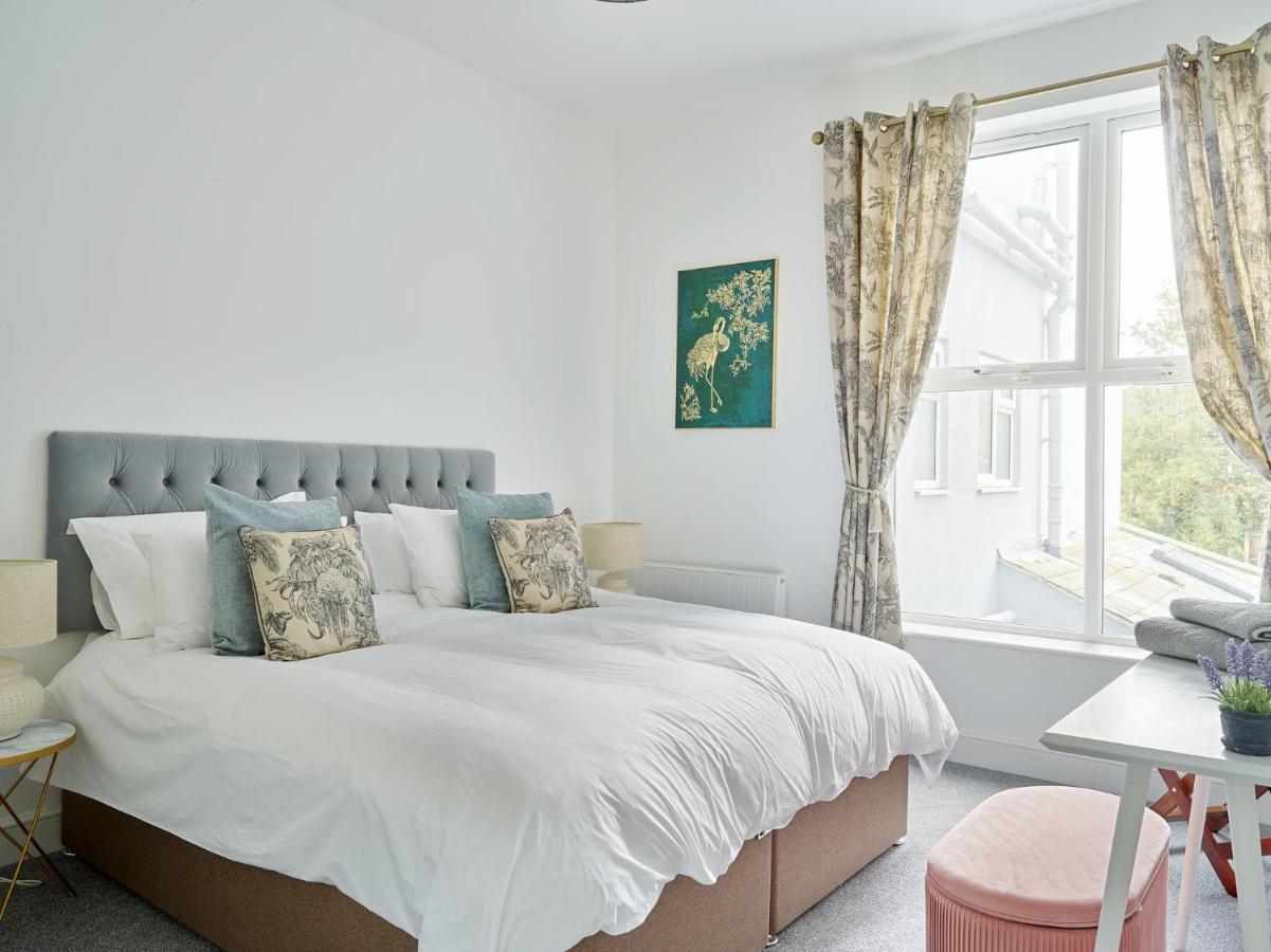 Curb Properties - Super 2 Bed Apartment 5 Min From Town Centre Cheltenham Buitenkant foto